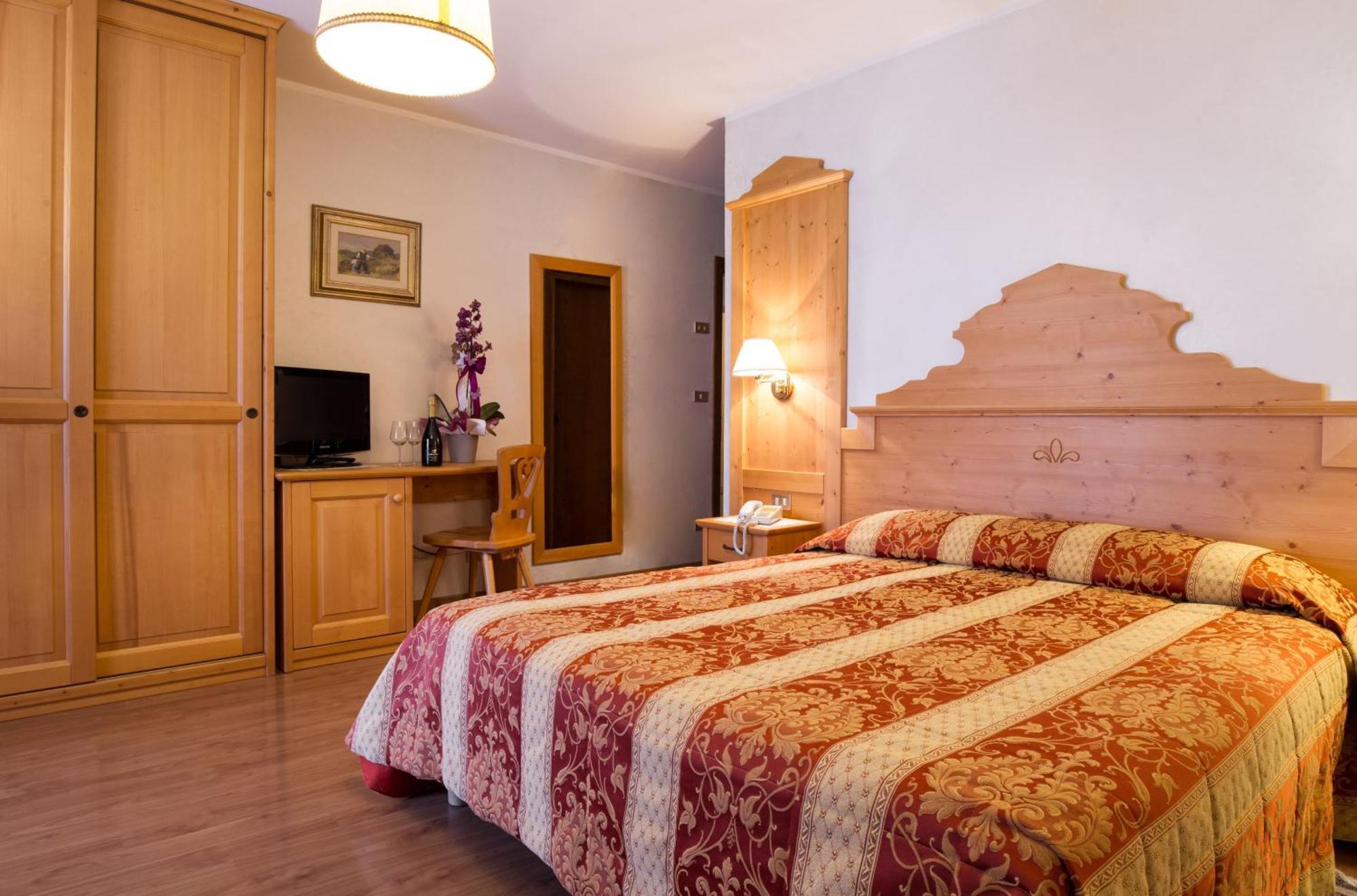 Hotel Al Prato Fiera Di Primiero Extérieur photo