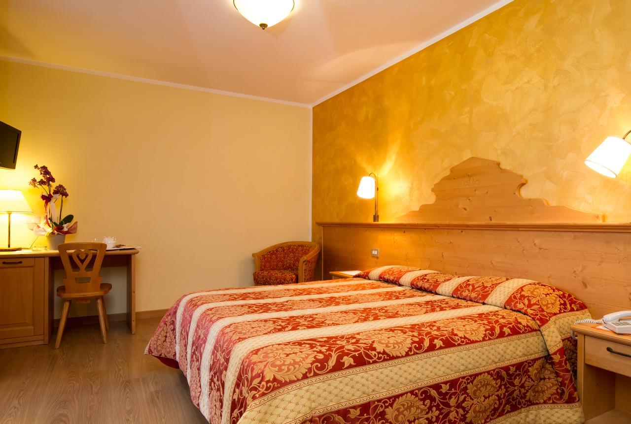 Hotel Al Prato Fiera Di Primiero Extérieur photo