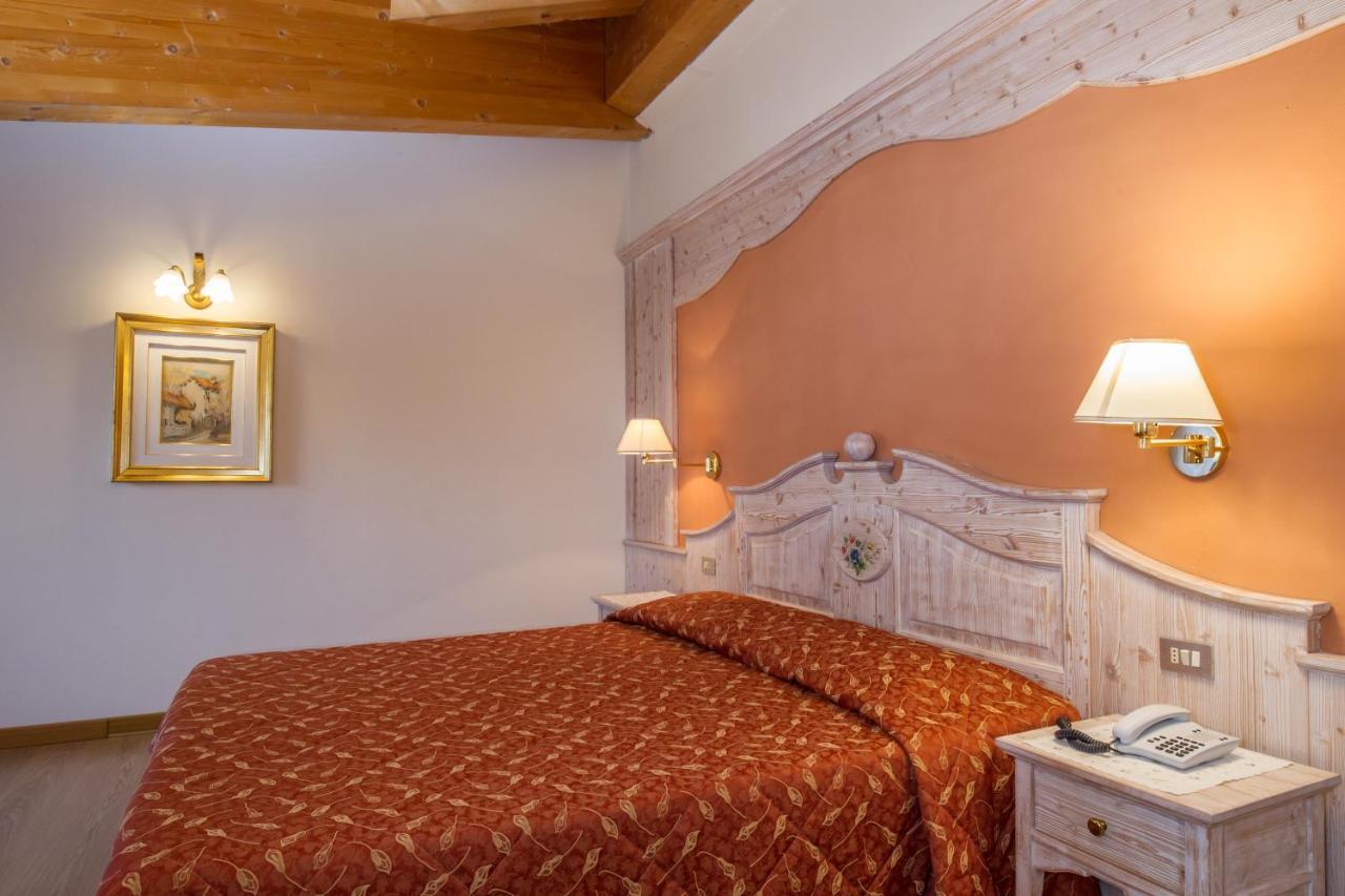 Hotel Al Prato Fiera Di Primiero Extérieur photo